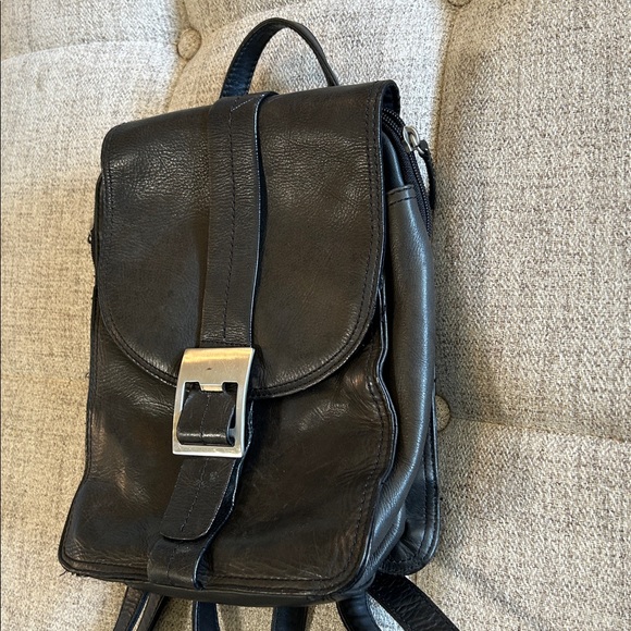 GREAT AMERICAN LEATHERWORKS BLACK BACKPACK BAG - Picture 2 of 16